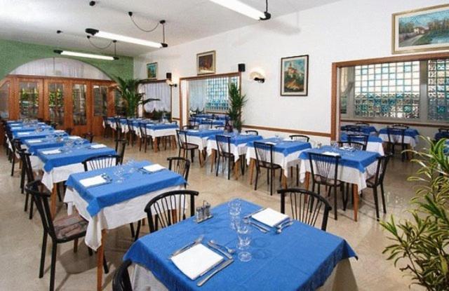 Hotel Saint Tropez Spa & Restaurant ลิโด ดิ ซาวิโอ ภายนอก รูปภาพ