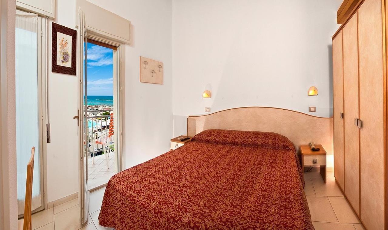 Hotel Saint Tropez Spa & Restaurant ลิโด ดิ ซาวิโอ ห้อง รูปภาพ